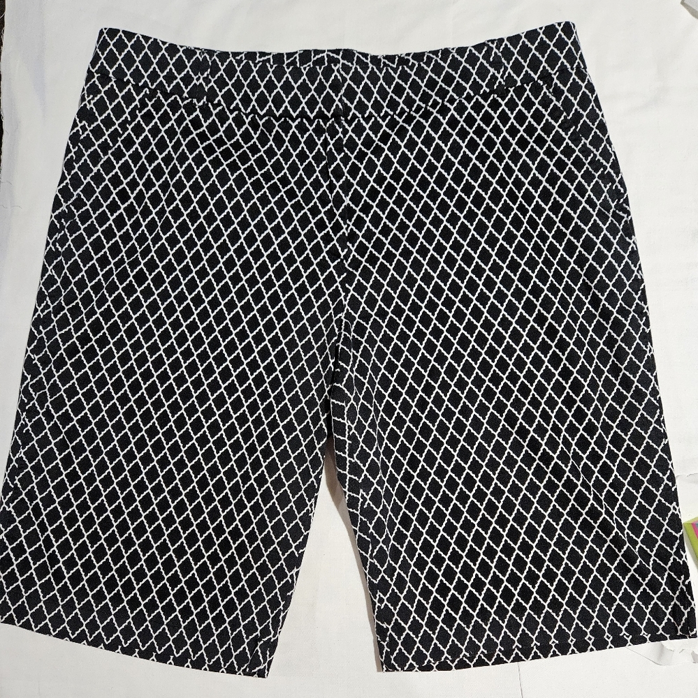 Black and White Diamond Pattern Dress Shorts